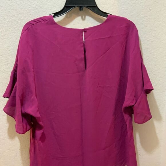 Three Eighty  two top with ruffle Short Sleeve Top Size Medium - Picture 4 of 8